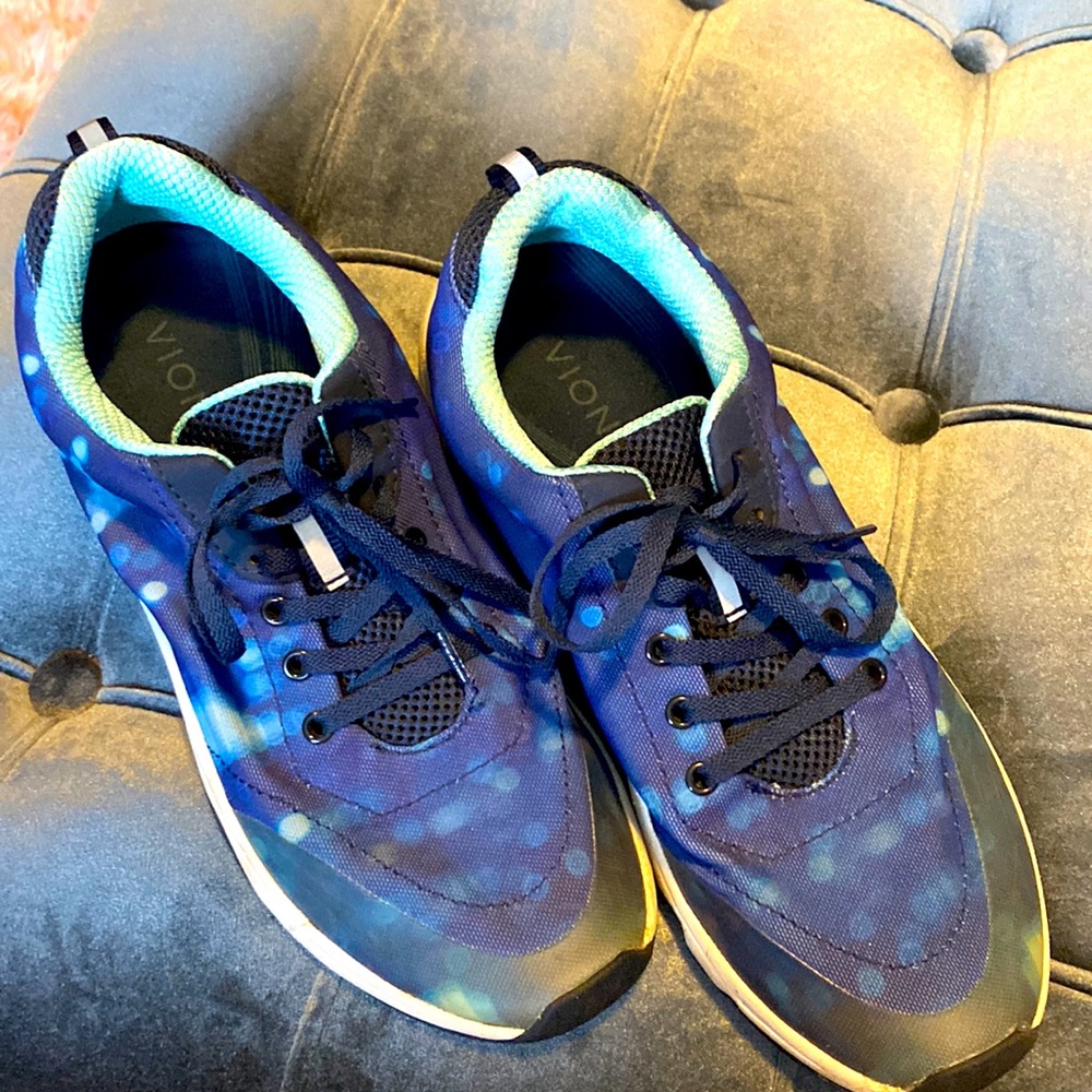 Vionic Sneakers